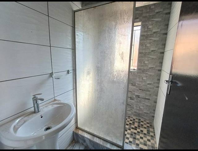 2 BEDROOM PROPERTY TO RENT IN LAUDIUM
